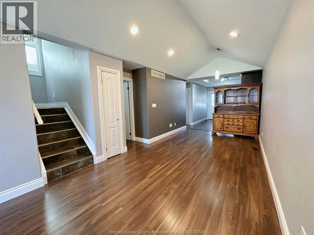 UPPER-1977 Northway Avenue, Windsor, ON, N9B 0A3 - 9