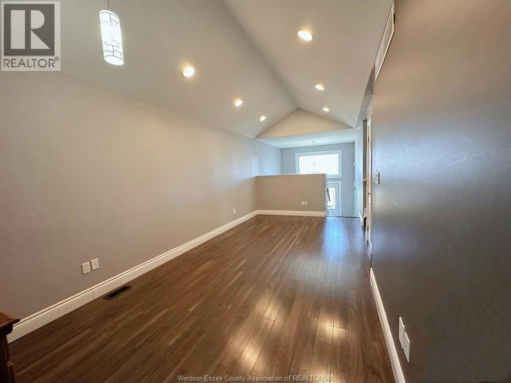 UPPER-1977 Northway Avenue, Windsor, ON, N9B 0A3 - 4
