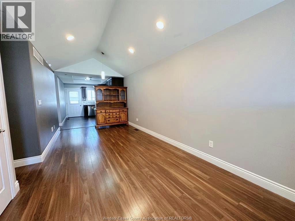 UPPER-1977 Northway Avenue, Windsor, ON, N9B 0A3 - 3