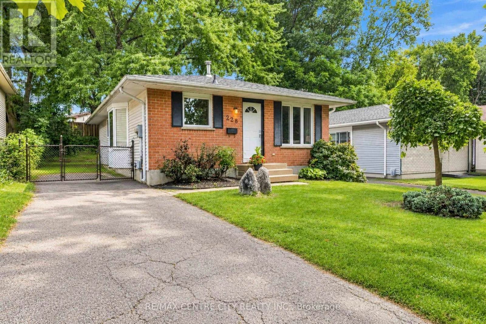 228 Pochard Lane, London, ON, N5W 5Z3