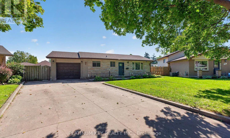 51 Garland Crescent