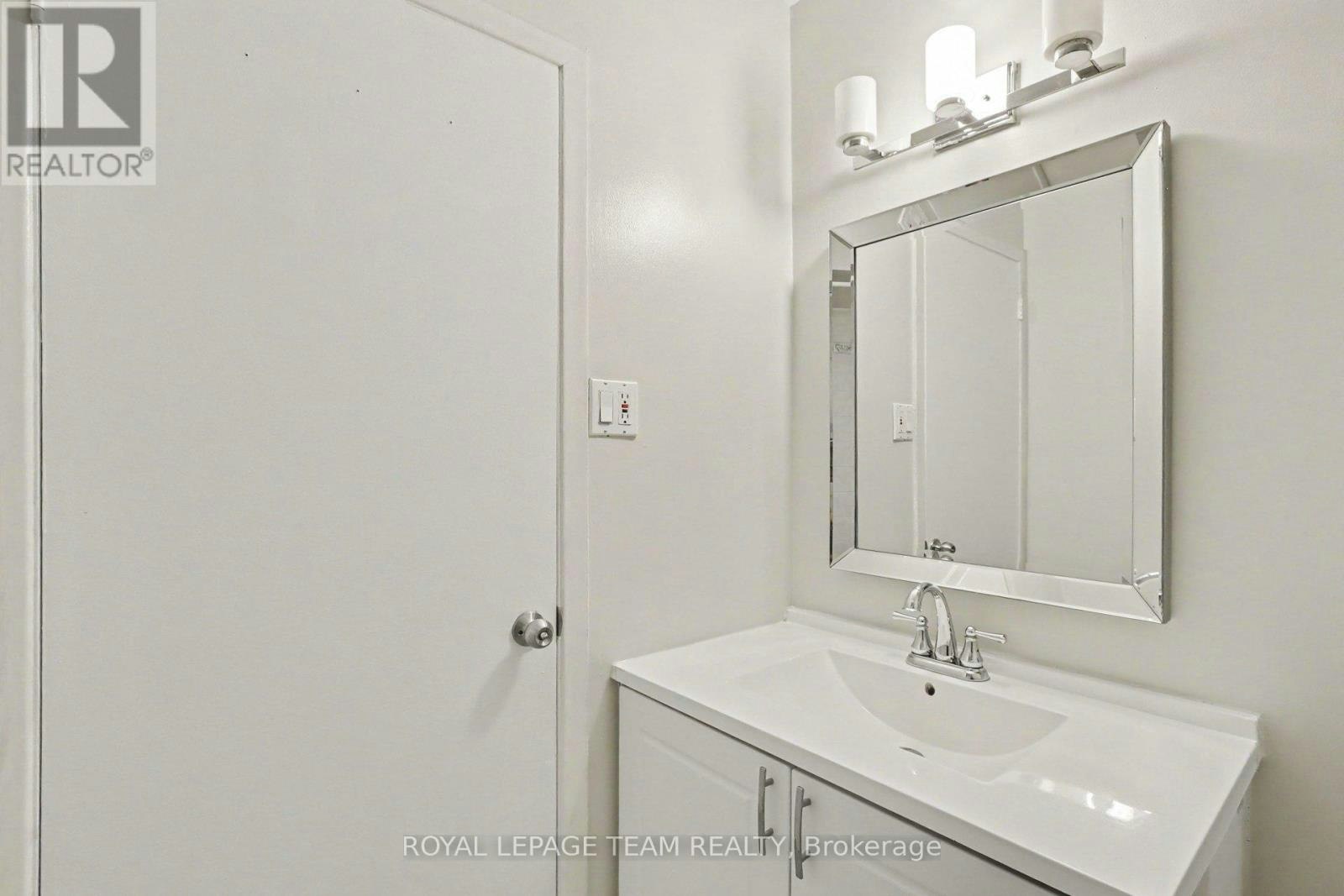 1377 Guthrie Street, Ottawa, ON, K2H 7B8 - 11