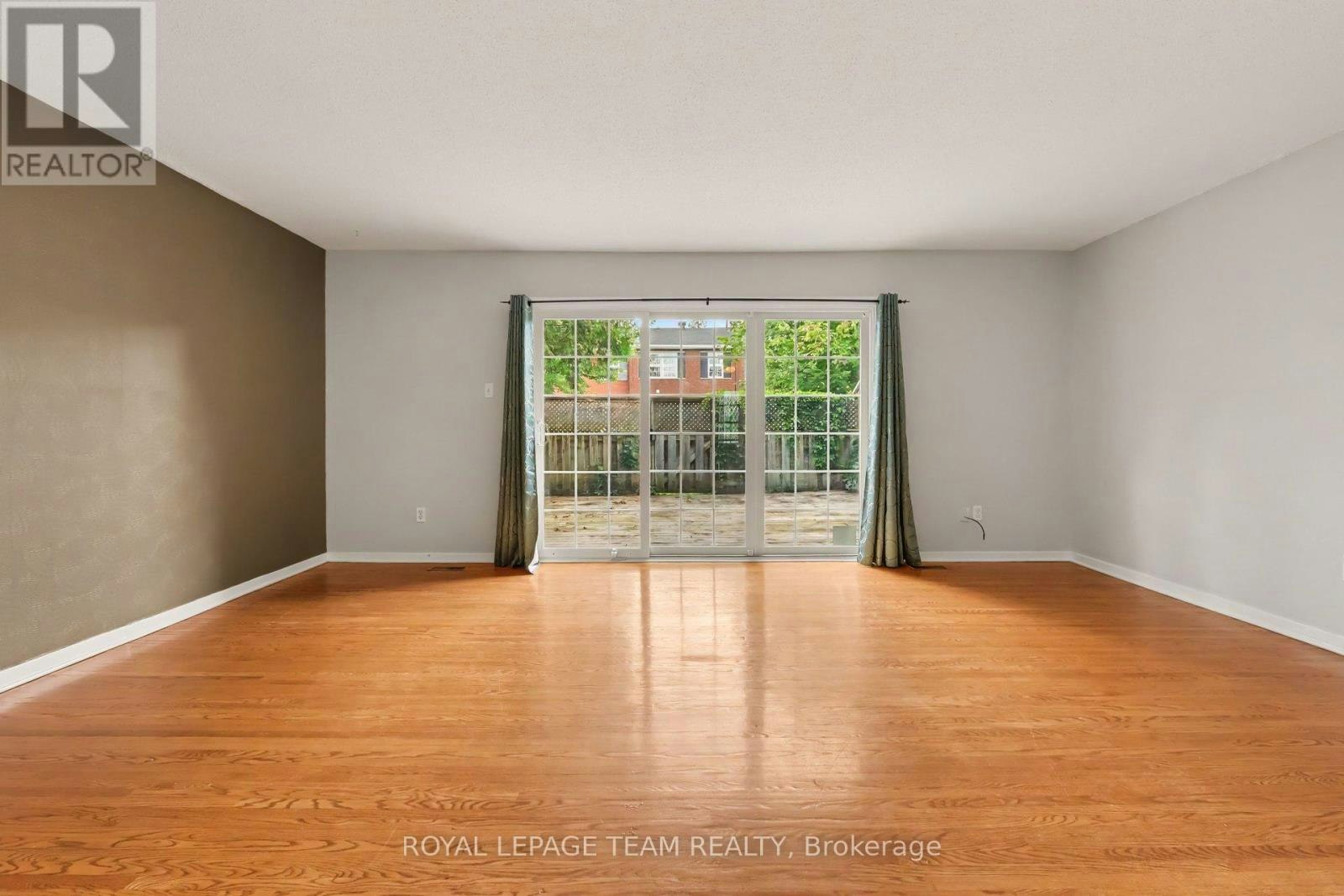 1377 Guthrie Street, Ottawa, ON, K2H 7B8 - 4