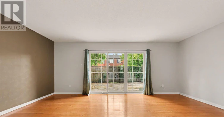 1377 Guthrie Street, Ottawa, ON, K2H 7B8 - 4