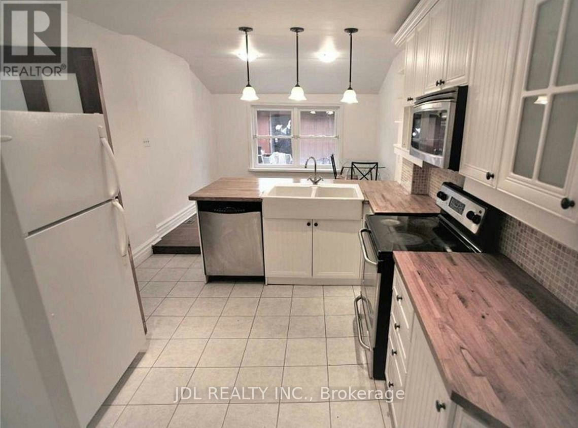 FLOOR-ONE 298 Bedroom Main Robert St Street, Toronto, ON, M5S 2K8 - 3