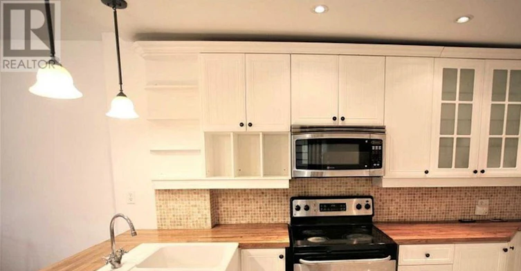 FLOOR-ONE 298 Bedroom Main Robert St Street, Toronto, ON, M5S 2K8 - 2