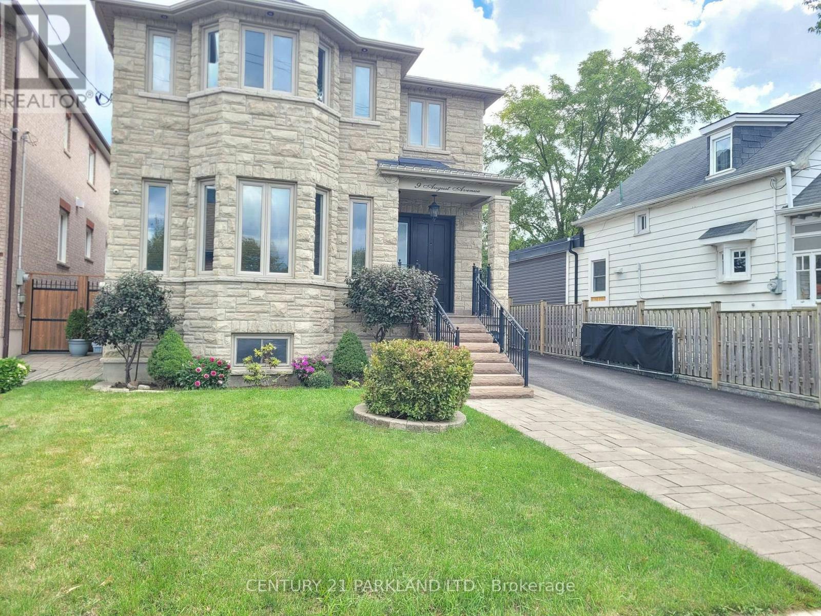 9 August Avenue, Toronto, ON, M1L 3M8 - 2