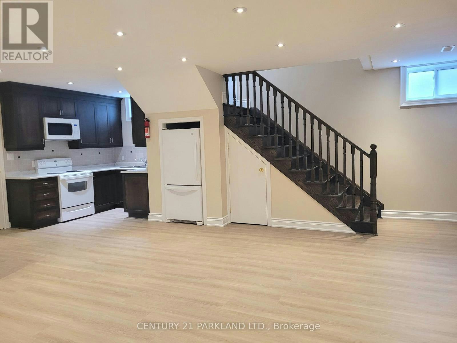 9 August Avenue, Toronto, ON, M1L 3M8 - 8
