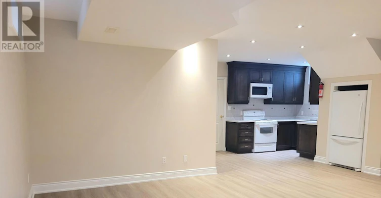 9 August Avenue, Toronto, ON, M1L 3M8 - 7
