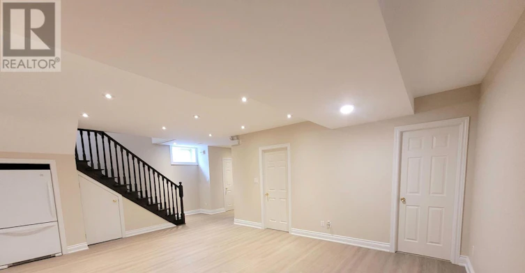 9 August Avenue, Toronto, ON, M1L 3M8 - 4