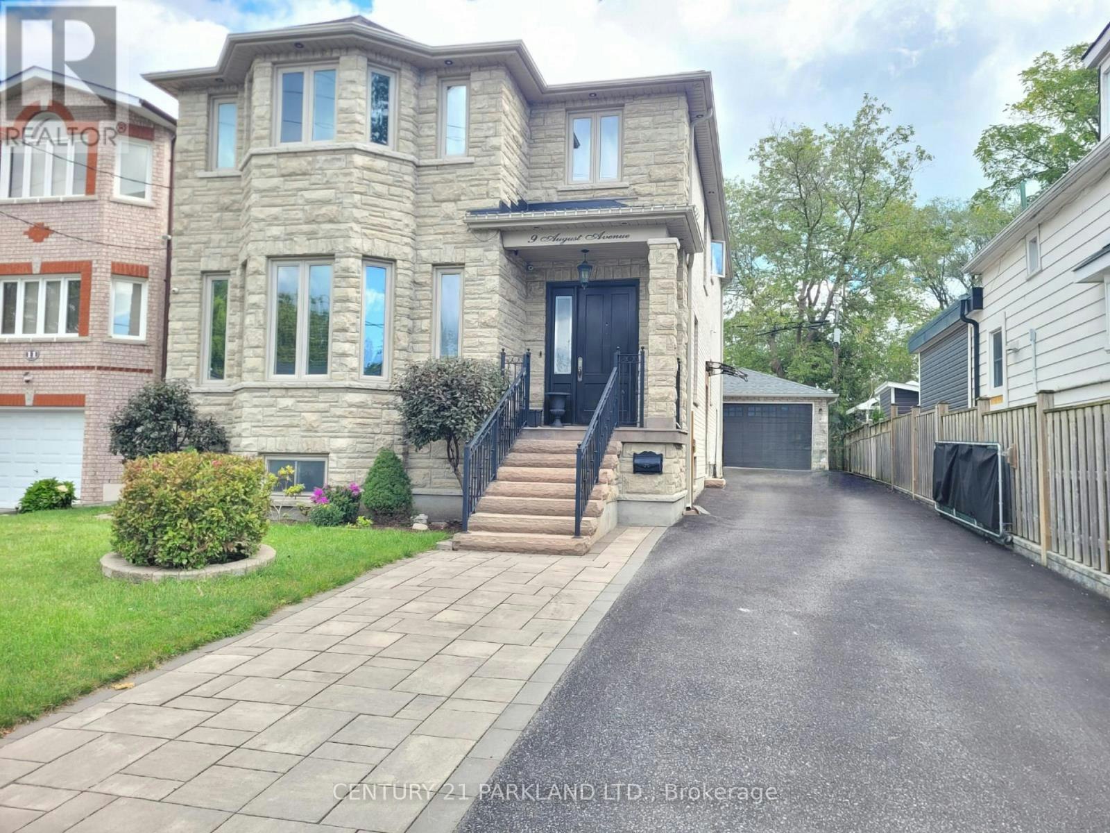 9 August Avenue, Toronto, ON, M1L 3M8