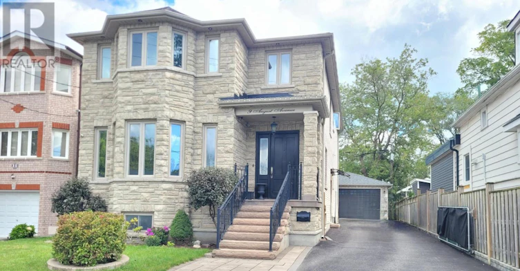 9 August Avenue, Toronto, ON, M1L 3M8