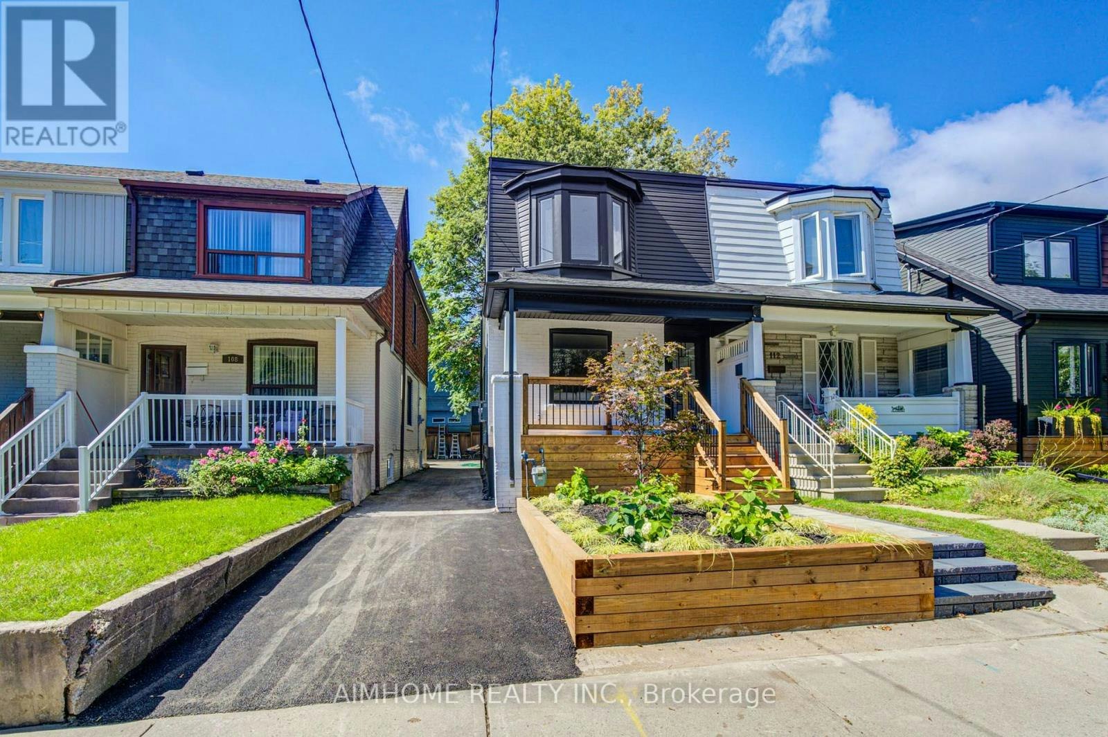 110 Bastedo Avenue, Toronto, ON, M4C 3N1