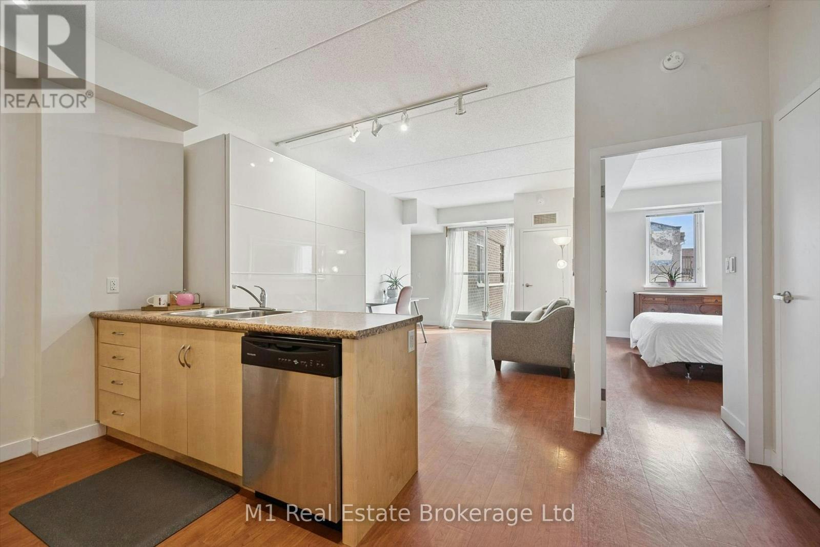 208-5 Gordon Street, Guelph, ON, N1H 4G8
