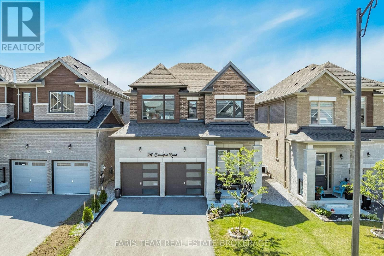 24 Sassafras Road, Springwater, ON, L9X 2C6