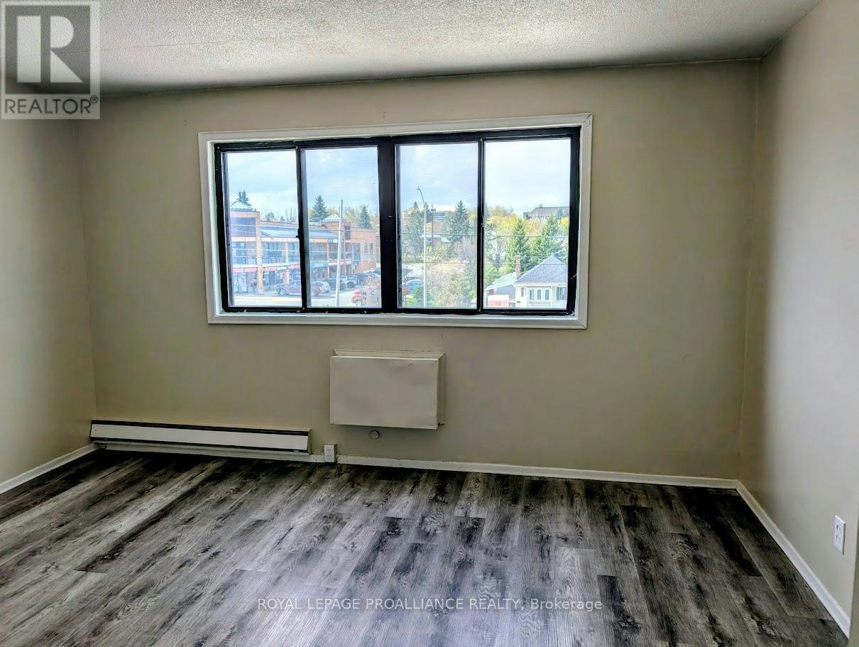 27-1837 Lansdowne Street W, Peterborough, ON, K9K 1R4 - 4