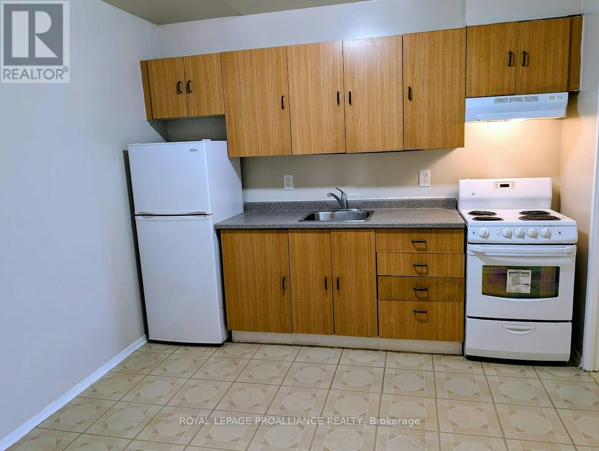 27-1837 Lansdowne Street W, Peterborough, ON, K9K 1R4 - 2