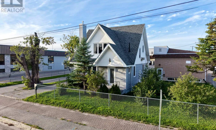 900 Prince Street