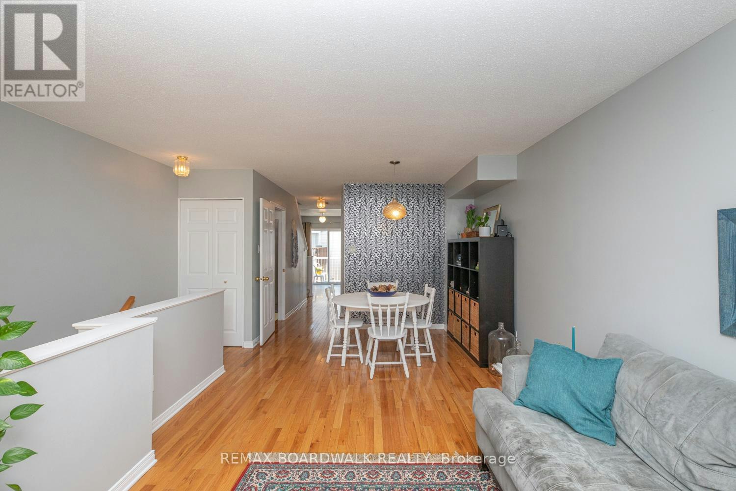 112 Wharhol Private, Ottawa, ON, K2H 1G6 - 6