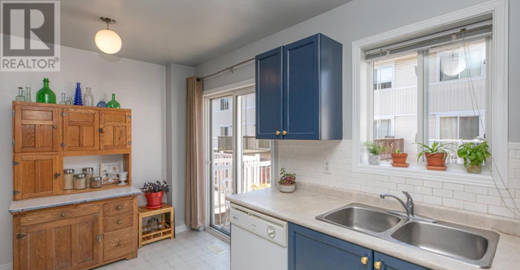 112 Wharhol Private, Ottawa, ON, K2H 1G6 - 16