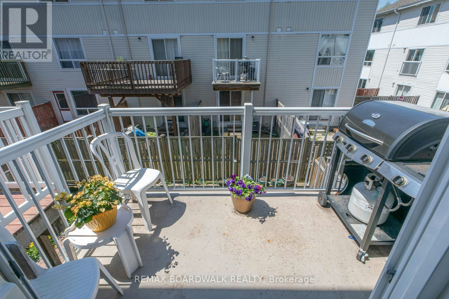 112 Wharhol Private, Ottawa, ON, K2H 1G6 - 17