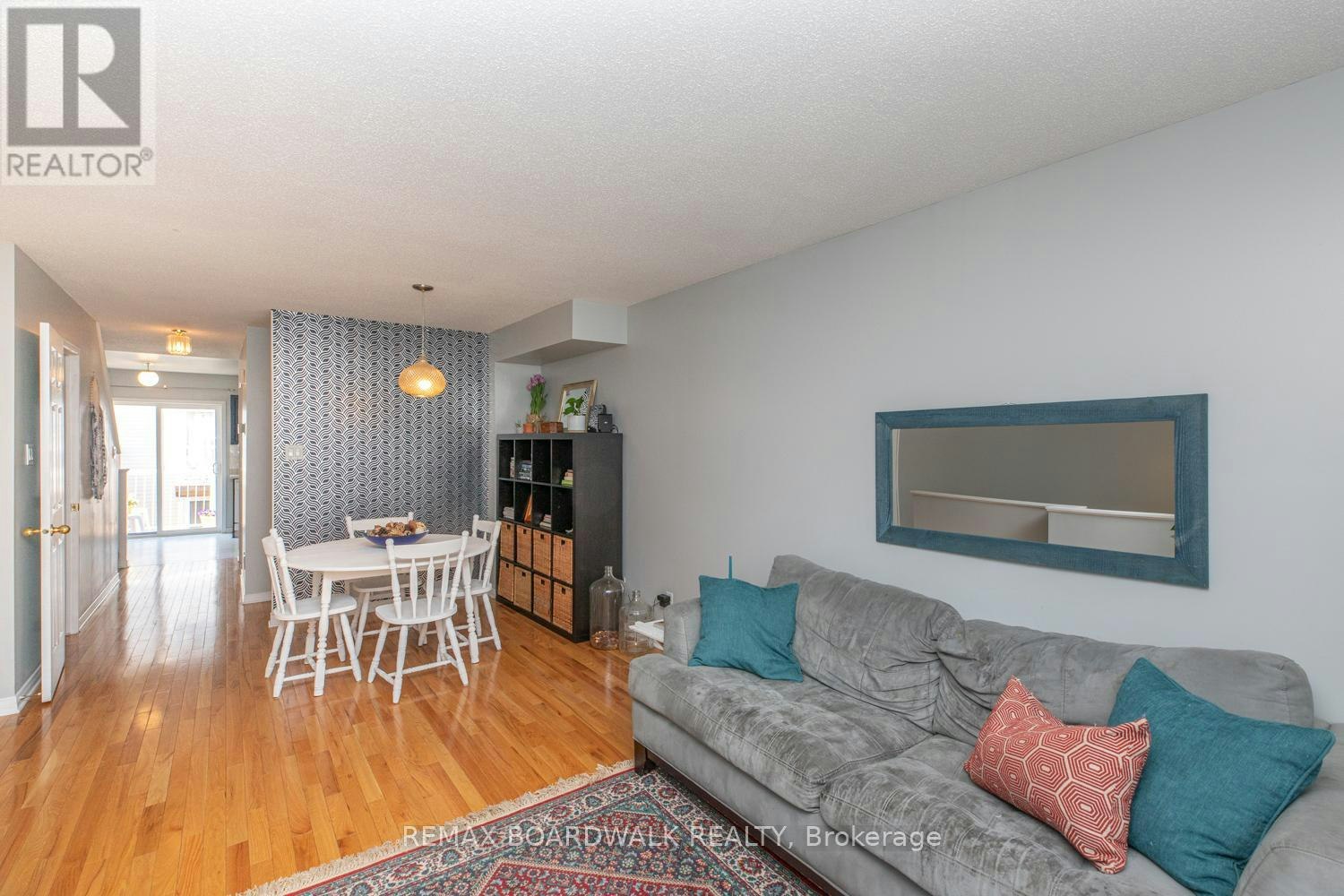 112 Wharhol Private, Ottawa, ON, K2H 1G6 - 7