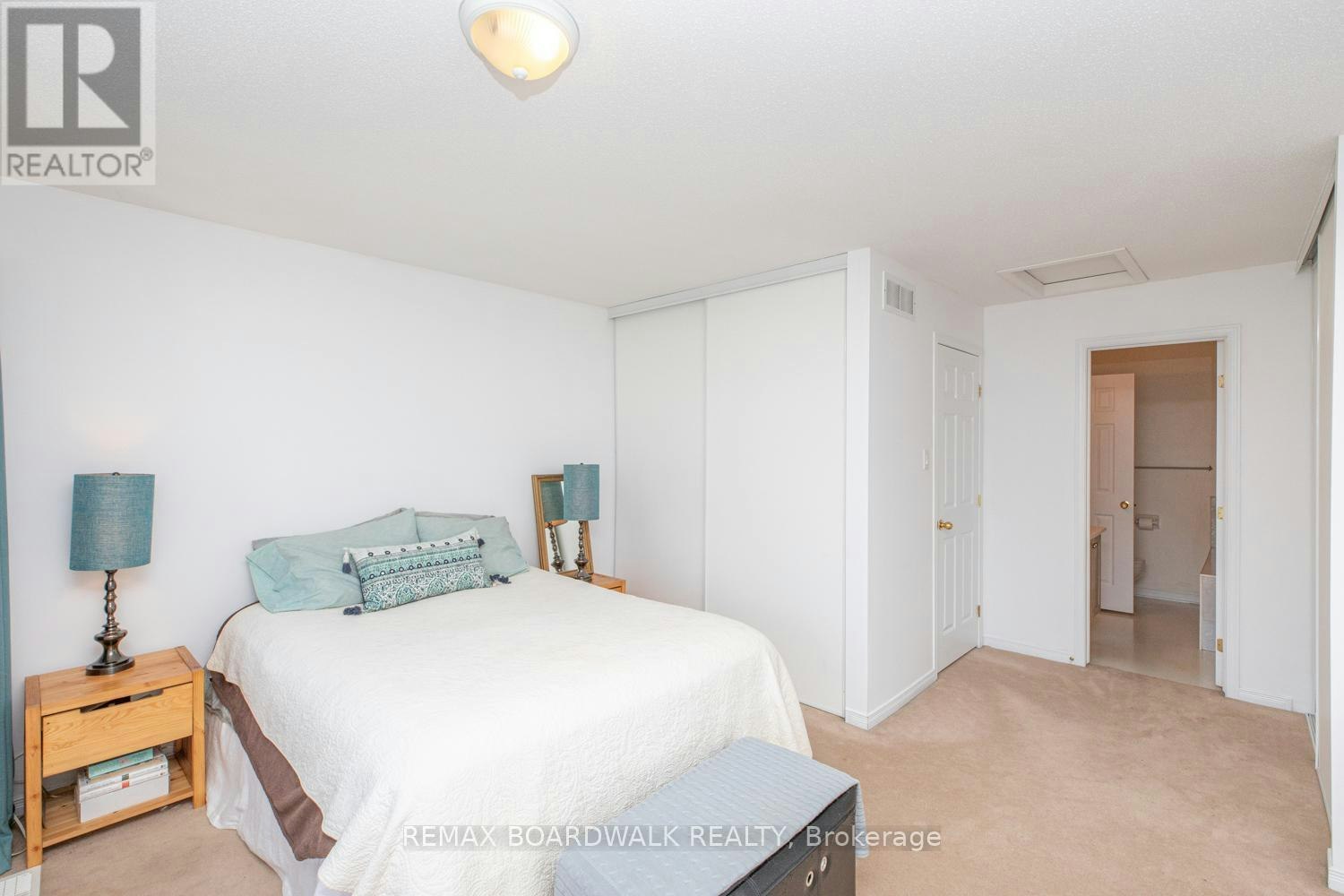 112 Wharhol Private, Ottawa, ON, K2H 1G6 - 23