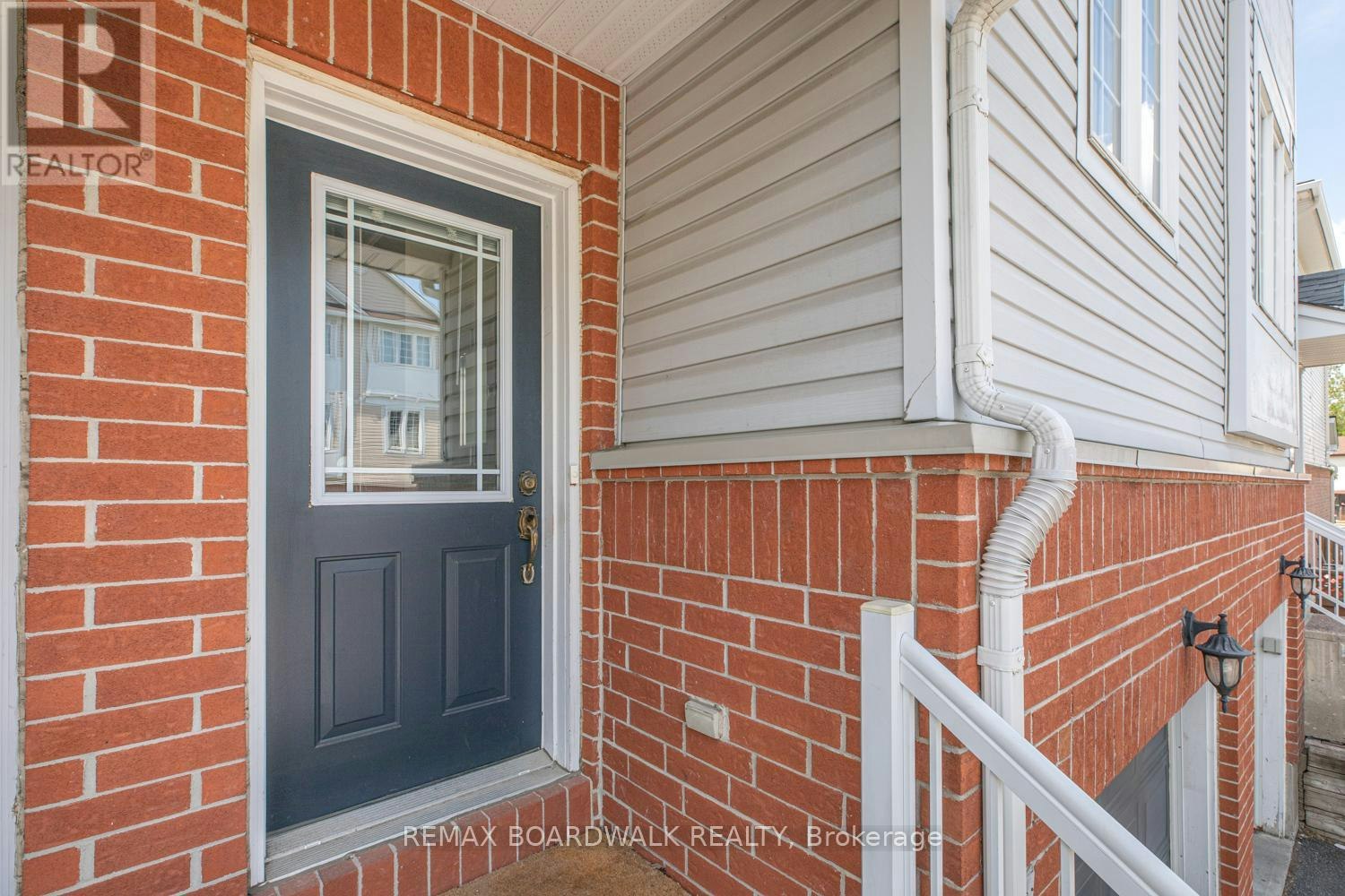 112 Wharhol Private, Ottawa, ON, K2H 1G6 - 2