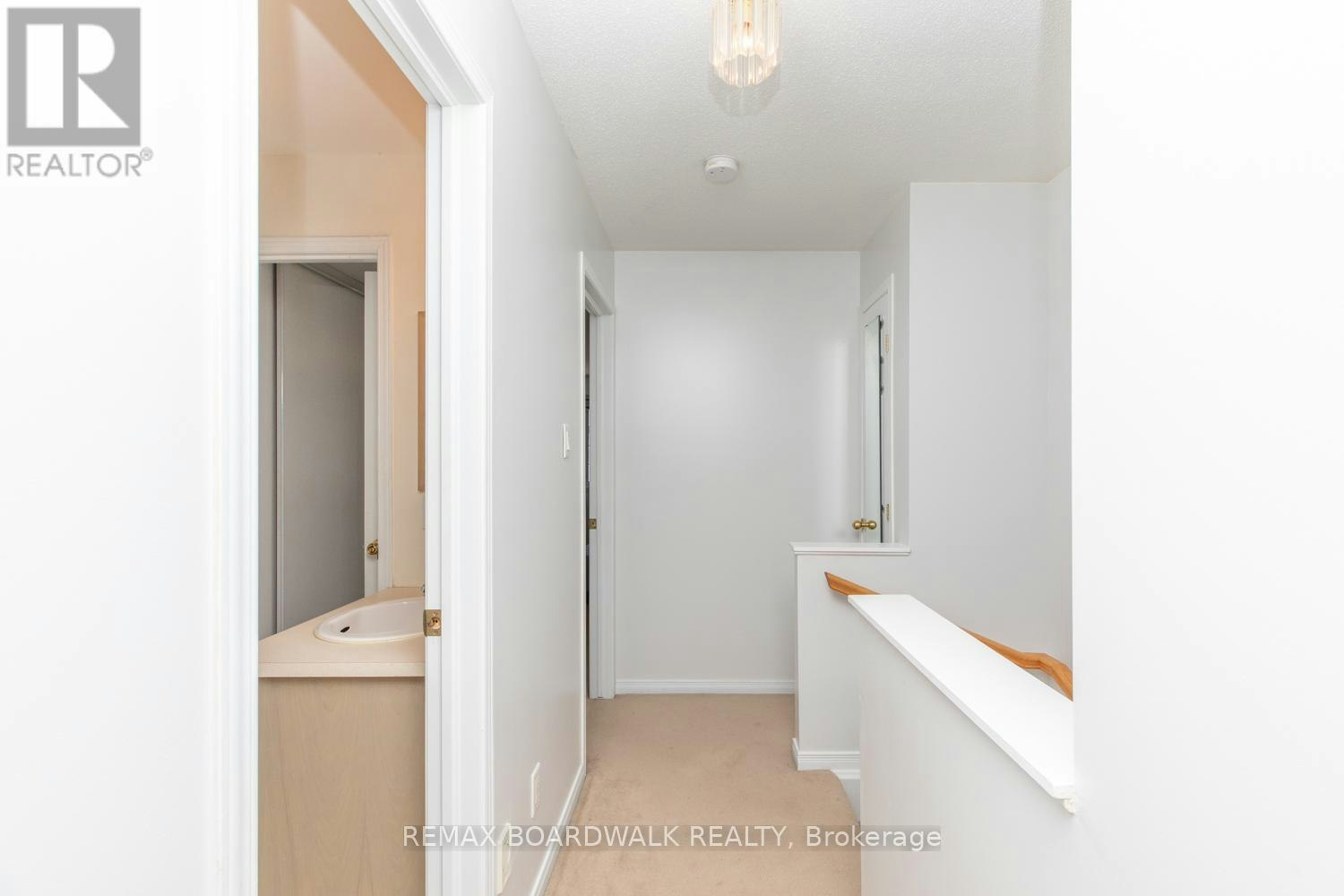 112 Wharhol Private, Ottawa, ON, K2H 1G6 - 20