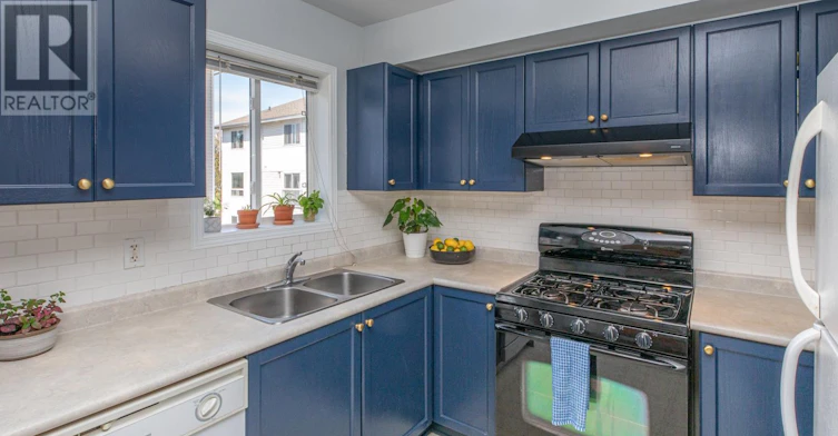 112 Wharhol Private, Ottawa, ON, K2H 1G6 - 14