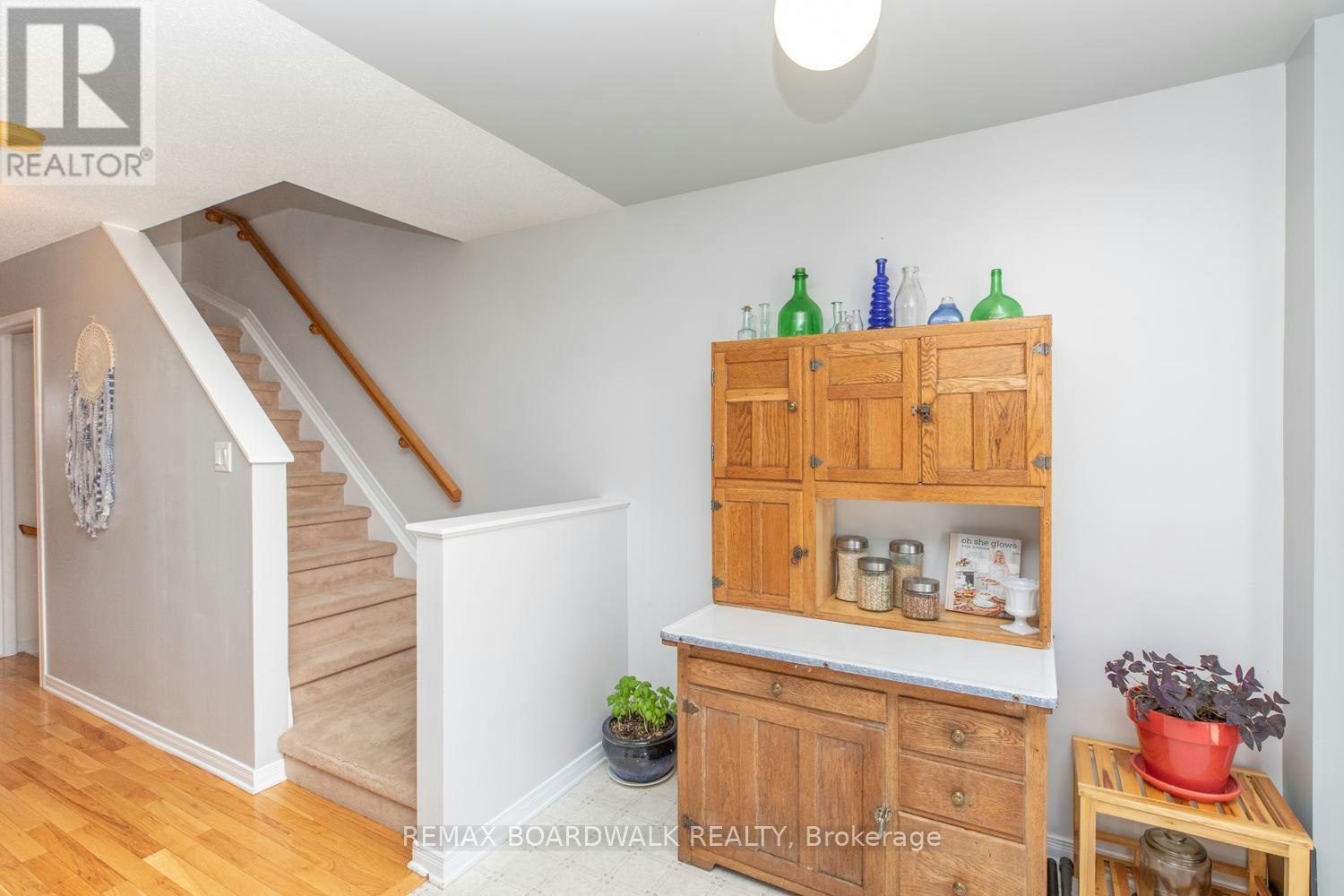 112 Wharhol Private, Ottawa, ON, K2H 1G6 - 18