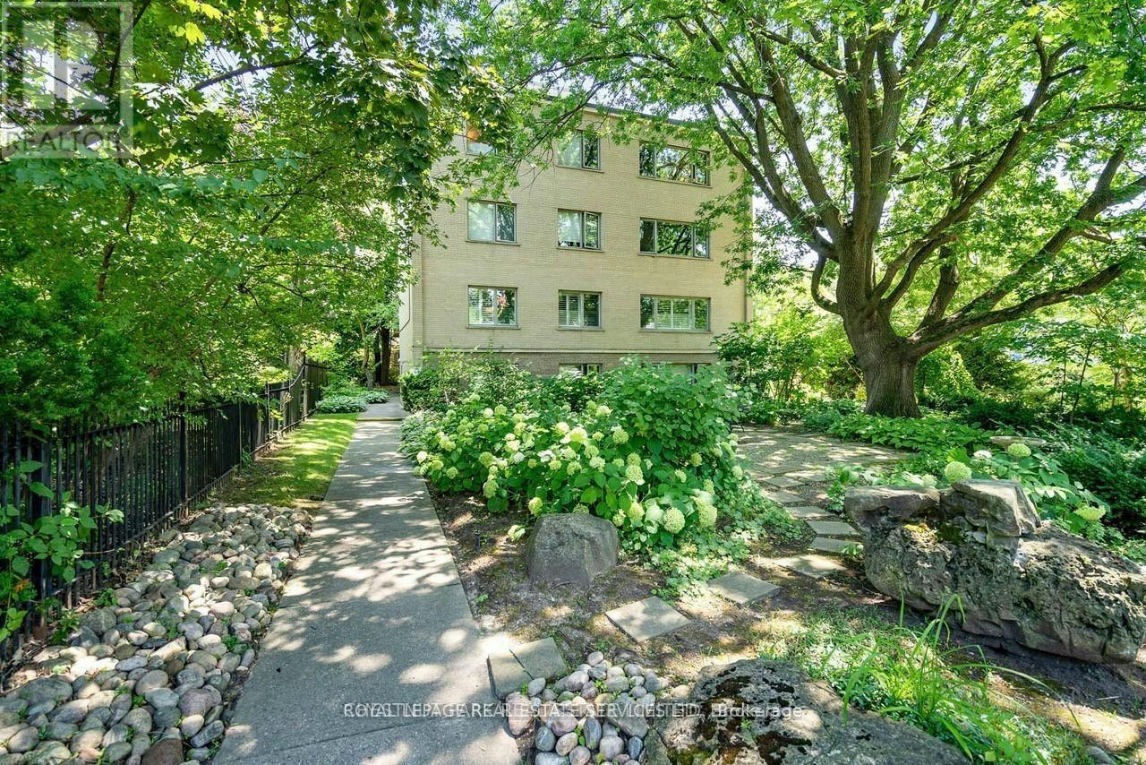 103-31 Rosedale Road, Toronto, ON, M4W 2P5