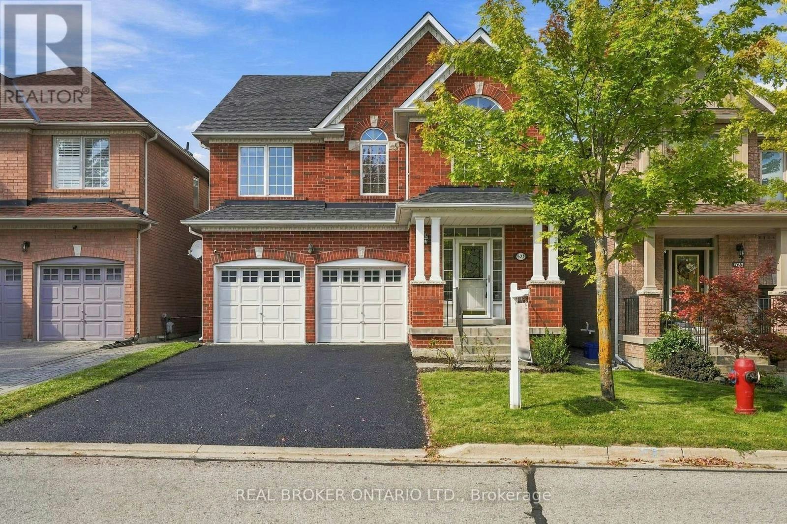 621 Society Crescent, Newmarket, ON, L3X 2V8