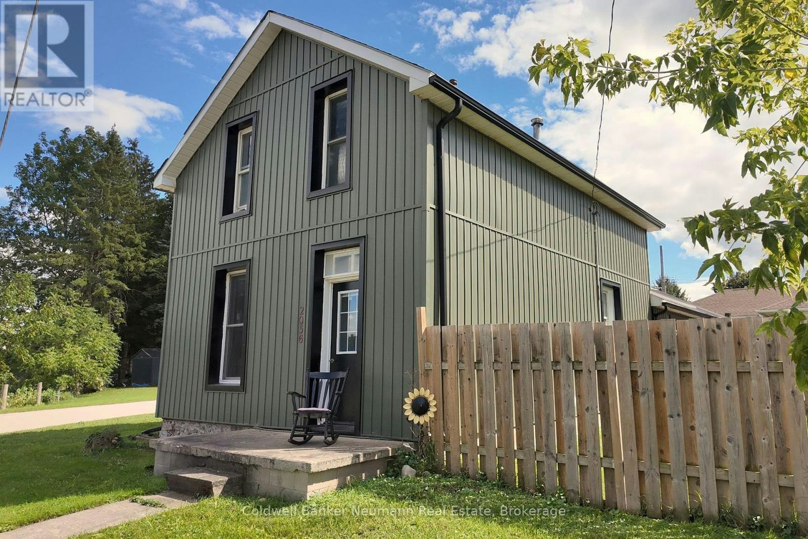 2056 Mill Street E, Howick, ON, N0G 1X0