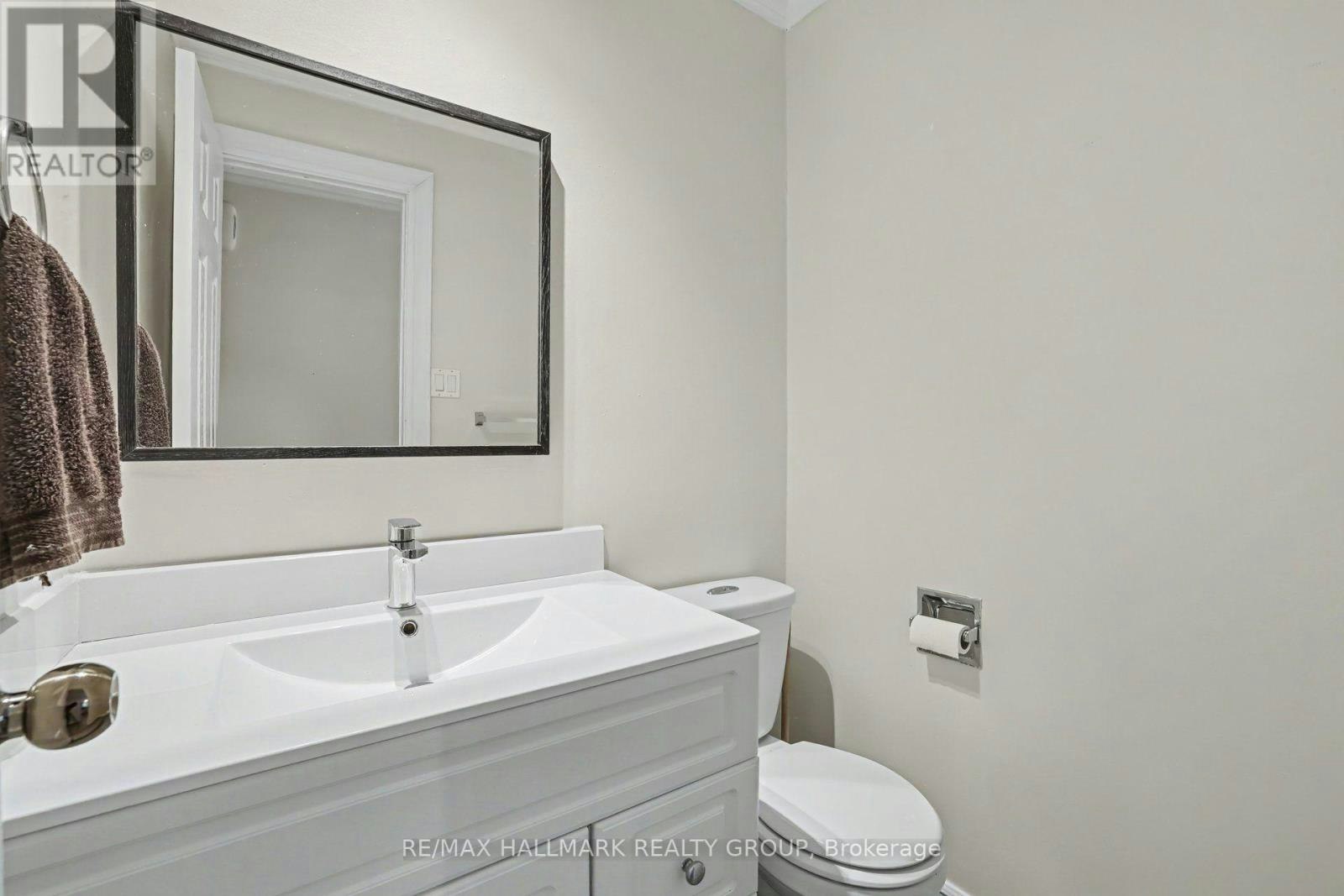 108 Barrow Crescent, Ottawa, ON, K2L 2J1 - 11