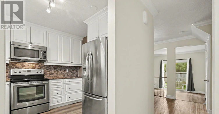 108 Barrow Crescent, Ottawa, ON, K2L 2J1 - 3