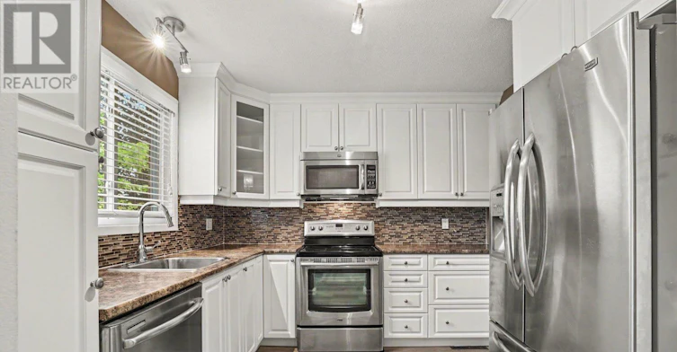 108 Barrow Crescent, Ottawa, ON, K2L 2J1 - 4