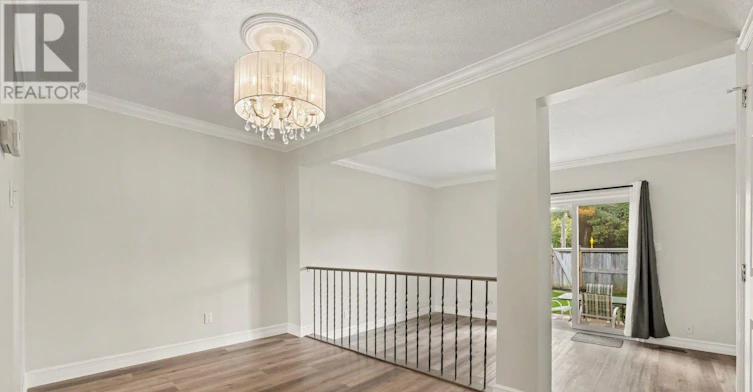 108 Barrow Crescent, Ottawa, ON, K2L 2J1 - 8