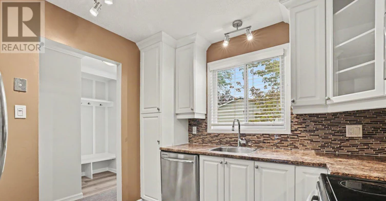 108 Barrow Crescent, Ottawa, ON, K2L 2J1 - 6
