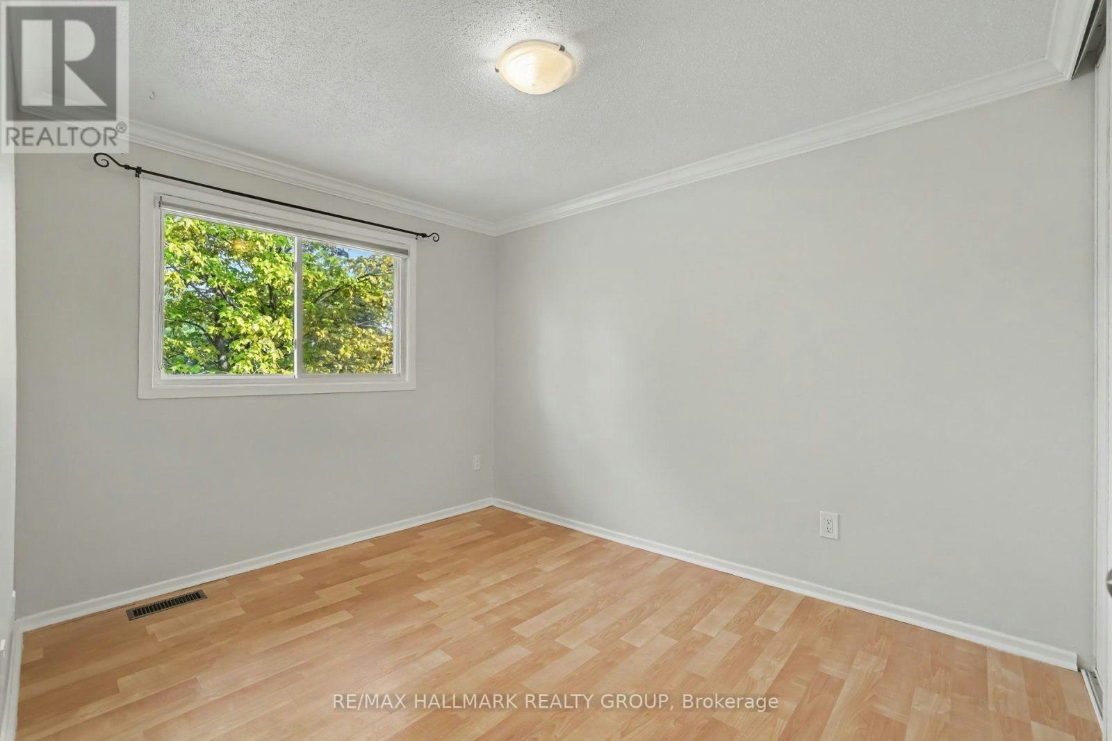 108 Barrow Crescent, Ottawa, ON, K2L 2J1 - 13