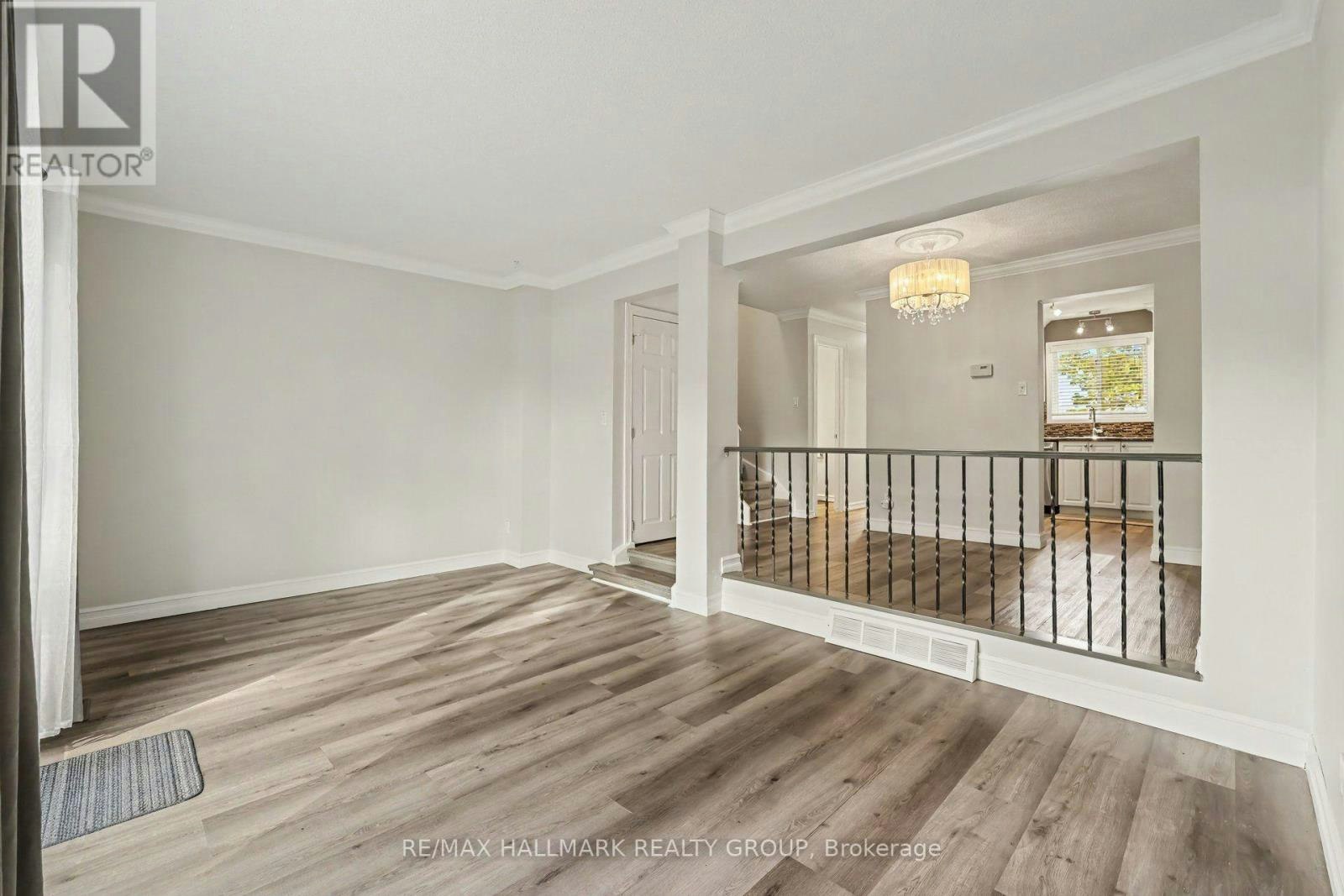 108 Barrow Crescent, Ottawa, ON, K2L 2J1 - 10