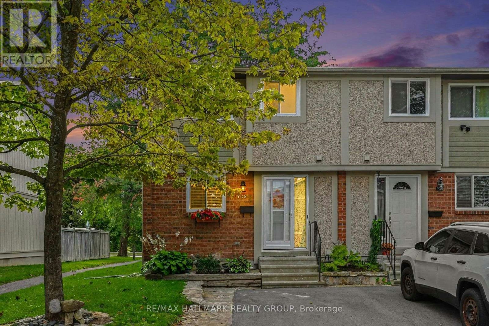 108 Barrow Crescent, Ottawa, ON, K2L 2J1