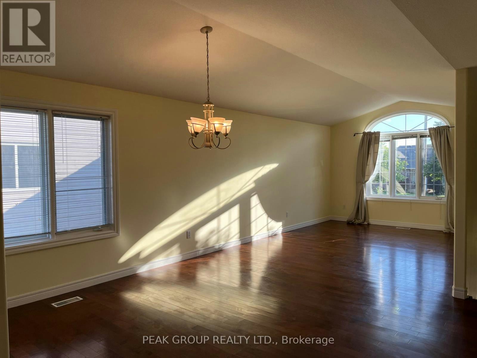 4418 Connell Avenue, Niagara Falls, ON, L2H 3H4 - 2