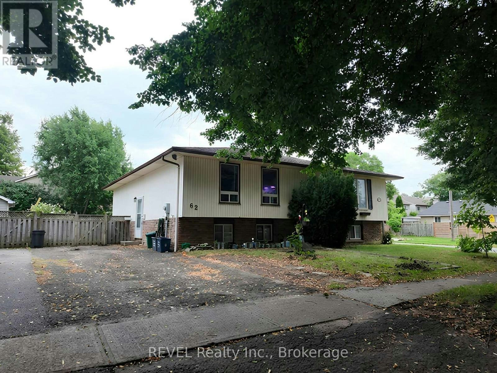 MAIN-62 Elma Street E, St. Catharines, ON, L2N 6Z7