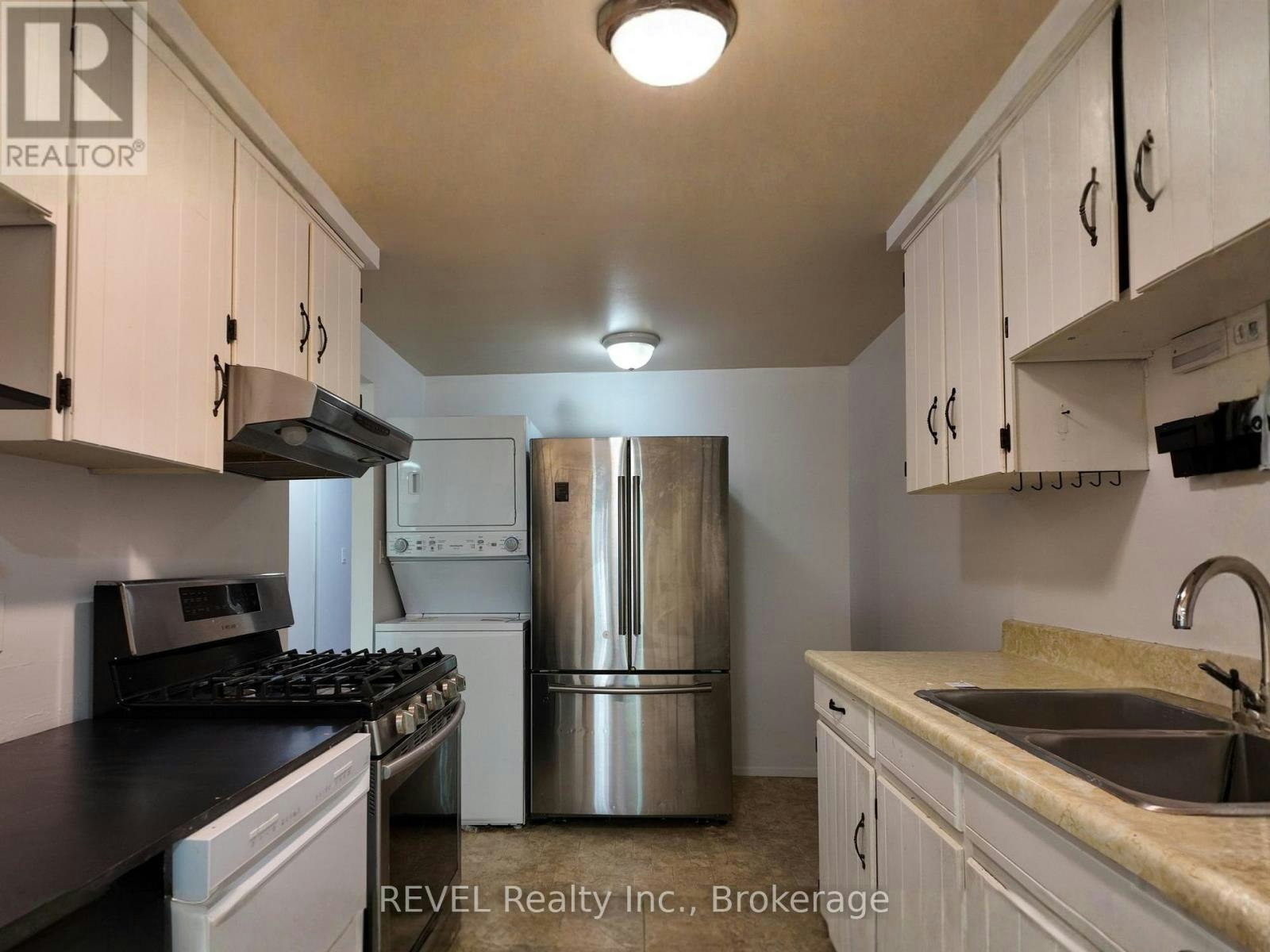 MAIN-62 Elma Street E, St. Catharines, ON, L2N 6Z7 - 5