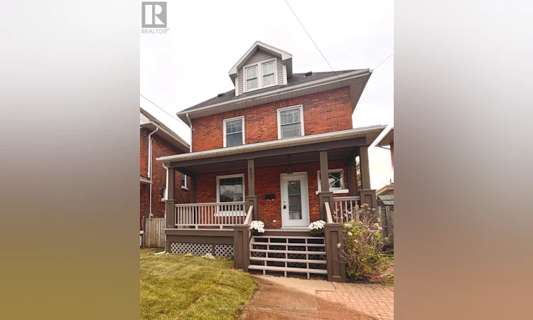 897 Main Street W