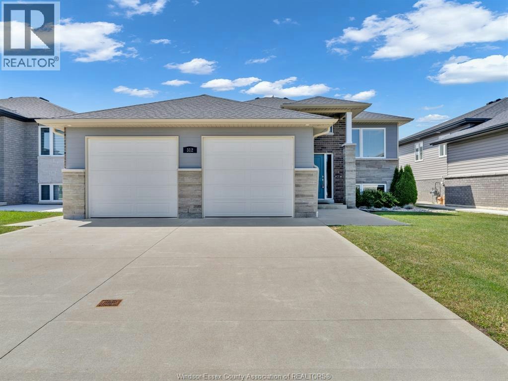 304 Sweetman Avenue, Essex, ON, N8M 2Z5 - 2