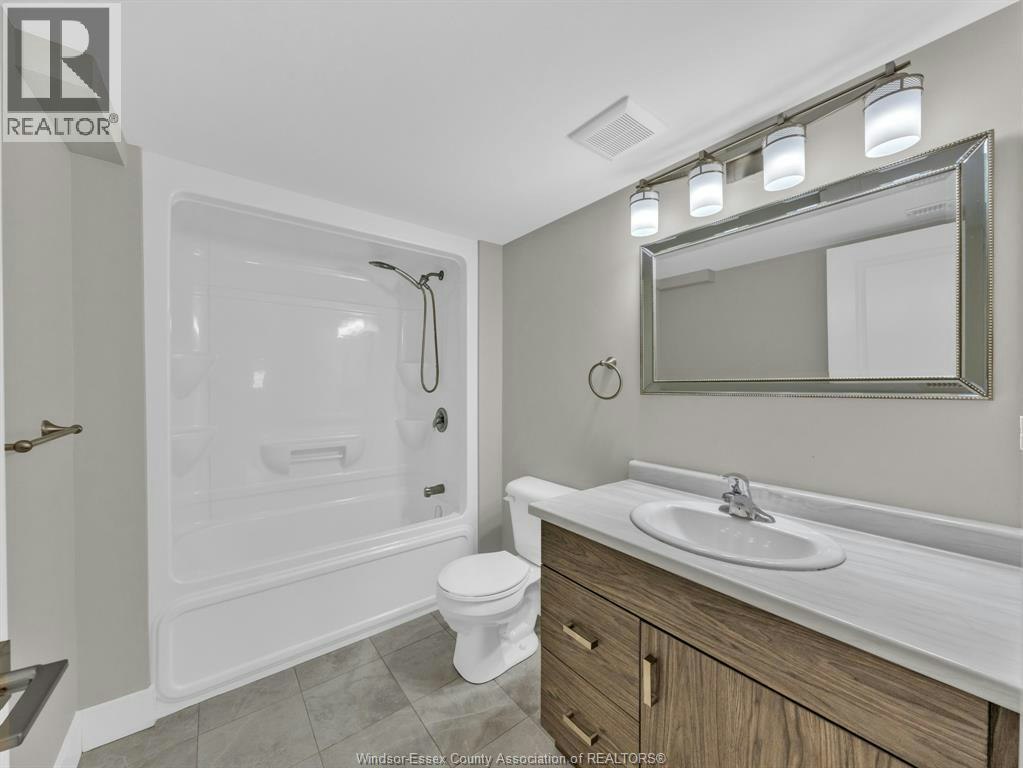 304 Sweetman Avenue, Essex, ON, N8M 2Z5 - 23