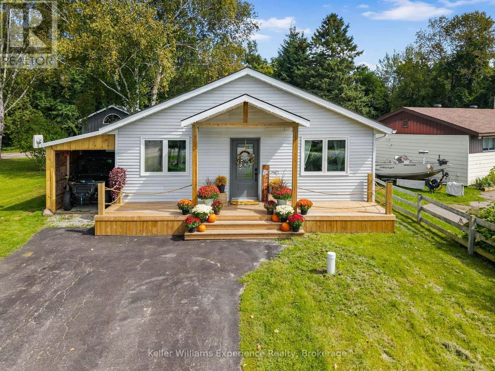 5691 Penetanguishene Road, Springwater, ON, L0L 1P0