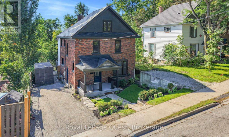 109 Brant Street E